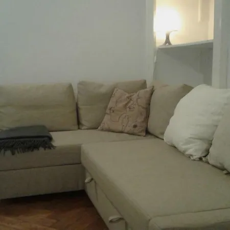 Apartment Tranquillo Interno Cortile In Borgo Po
